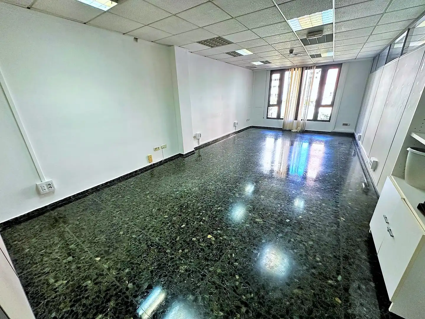 Büro zur Miete in Valencia mit Klimaanlage