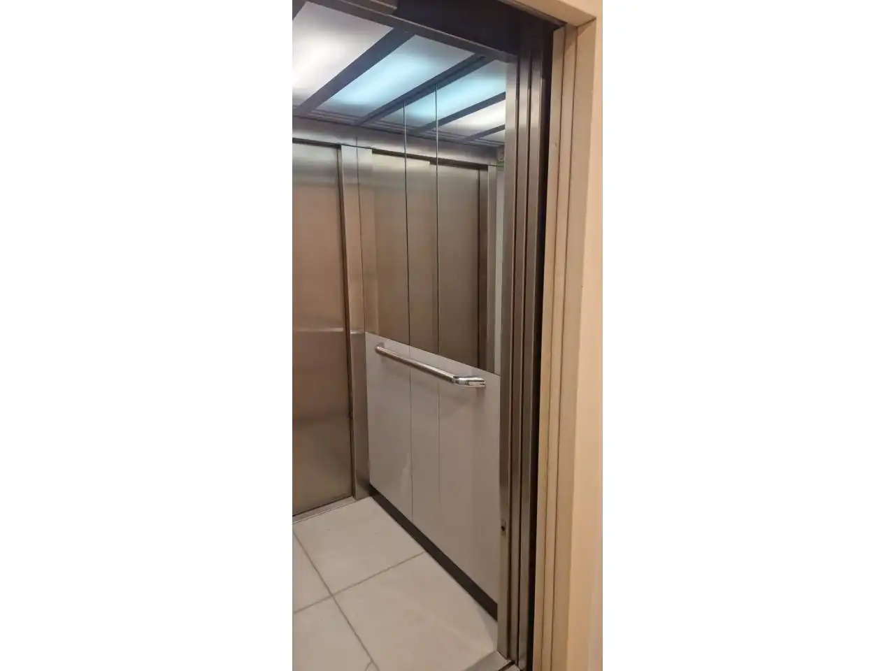 Apartamento con piscina en venta en Puerto Marina, imagen 21