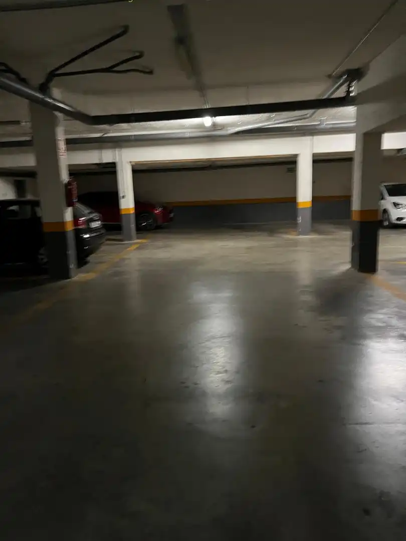 Parkplatz von Garage zur Miete in Torrent