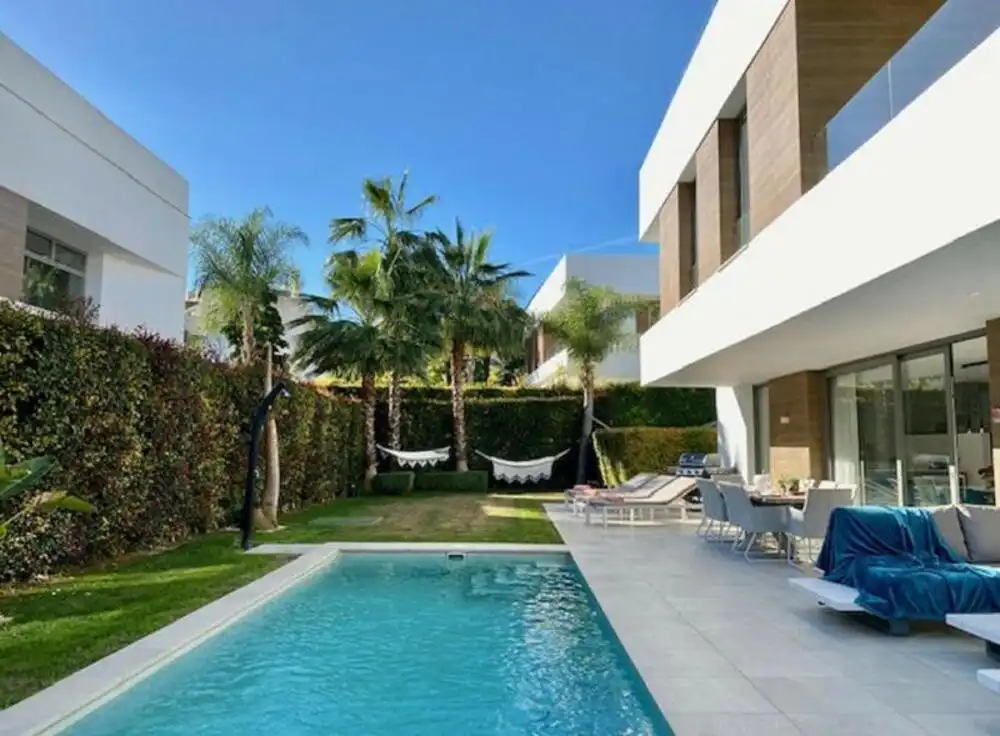Piscina de Casa o xalet de lloguer en Estepona amb Aire condicionat, Jardí privat i Terrassa