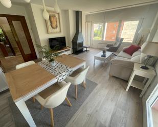 Sala d'estar de Dúplex en venda en Olot amb Aire condicionat, Calefacció i Terrassa