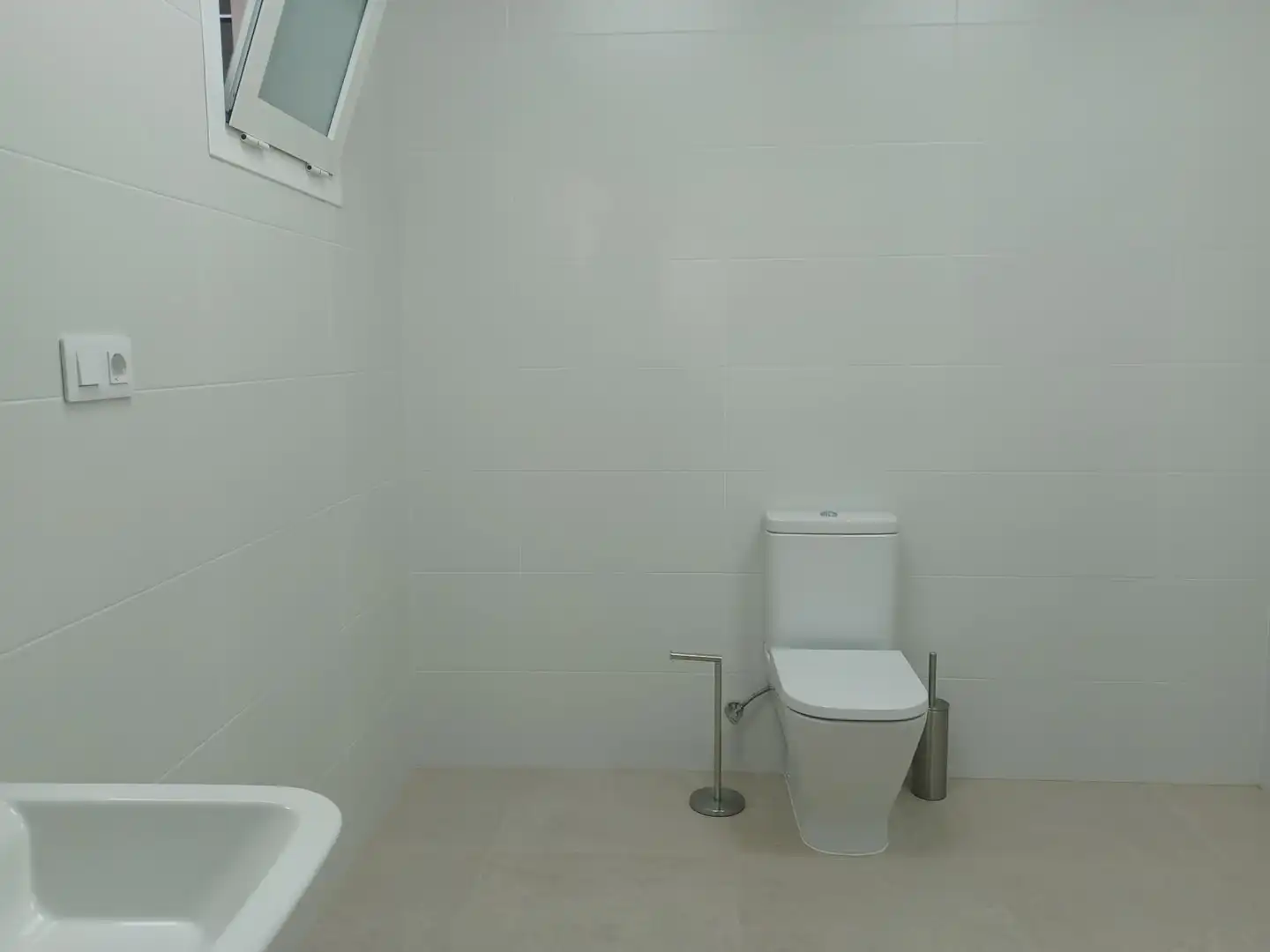 Badezimmer von Fabrikhallen zur Miete in Ontinyent