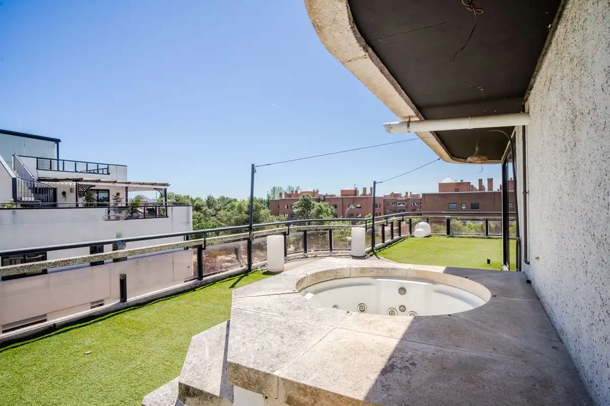 Terrace of Attic for sale in Madrid  with Air Conditioner, Heating and Private garden