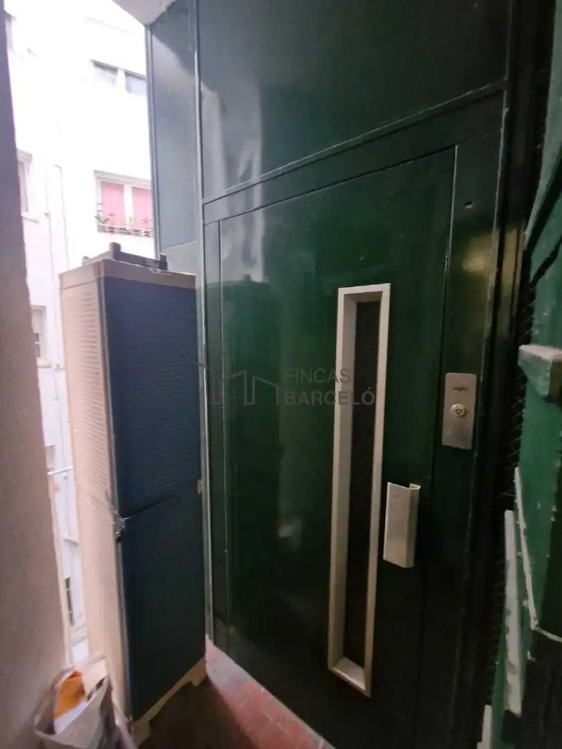 Flat for sale in Paseo Constitución - Las Damas