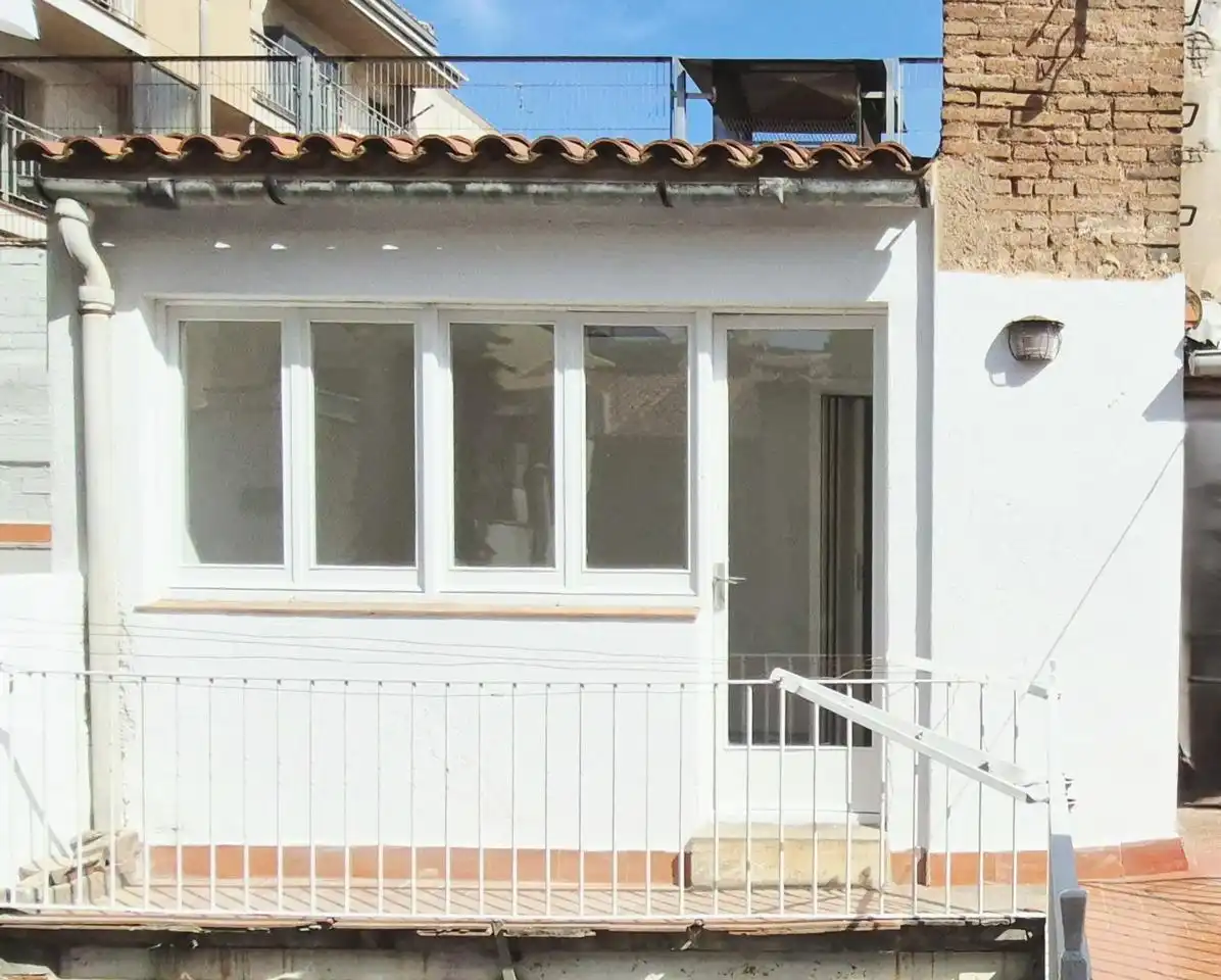 Vista exterior de Piso en venta en Terrassa con Calefacción y Balcón