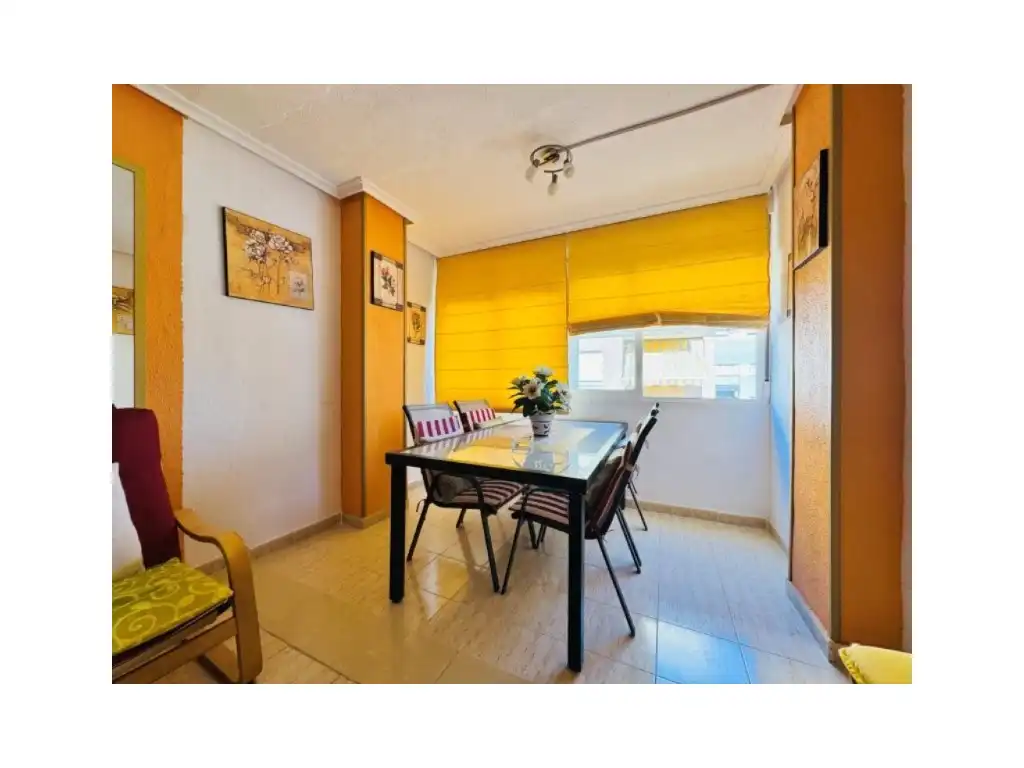 Menjador de Apartament en venda en Torrevieja amb Moblat