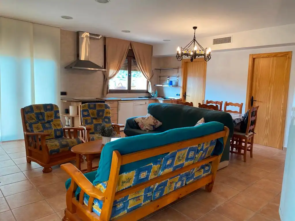 Sala d'estar de Casa o xalet en venda en Valjunquera amb Aire condicionat, Jardí privat i Terrassa