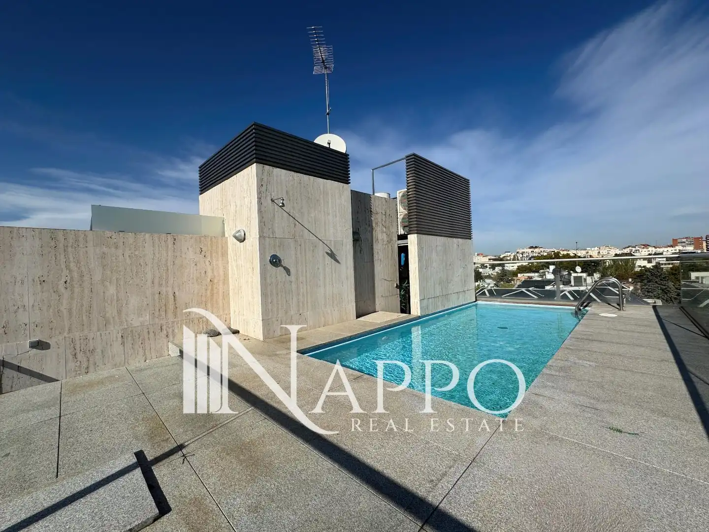 Piscina de Àtic de lloguer en Madrid amb Aire condicionat, Calefacció i Terrassa