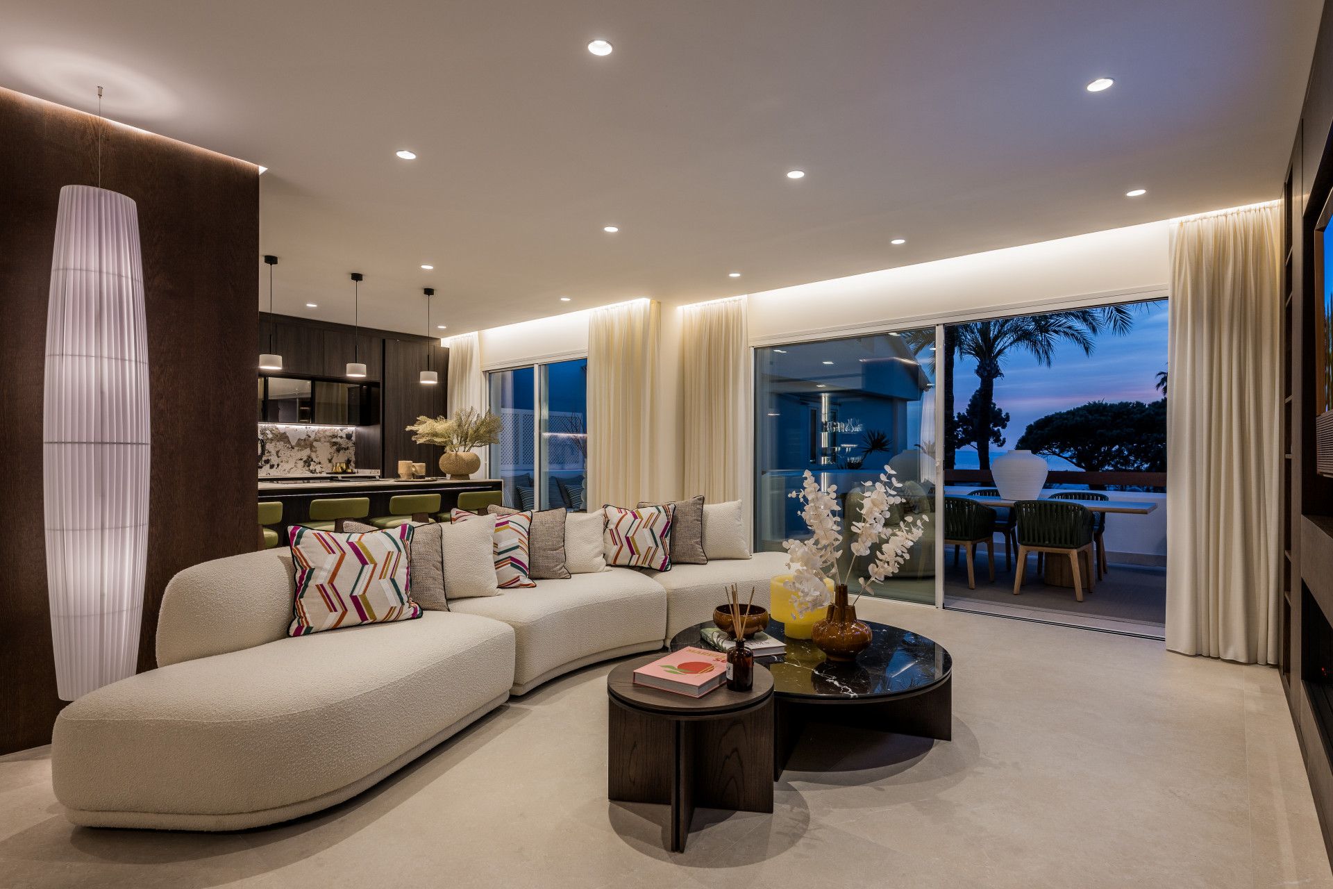 Sala d'estar de Apartament en venda en Marbella amb Aire condicionat, Terrassa i Traster