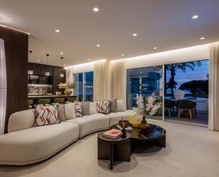 Sala d'estar de Apartament en venda en Marbella amb Aire condicionat, Terrassa i Traster
