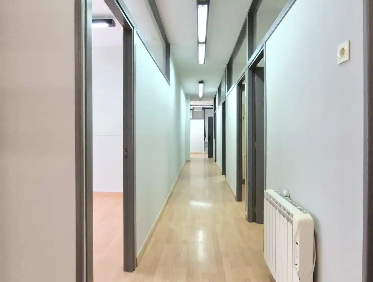 Erdgeschoss zum Verkauf in Terrassa mit Klimaanlage, Heizung und Parkett
