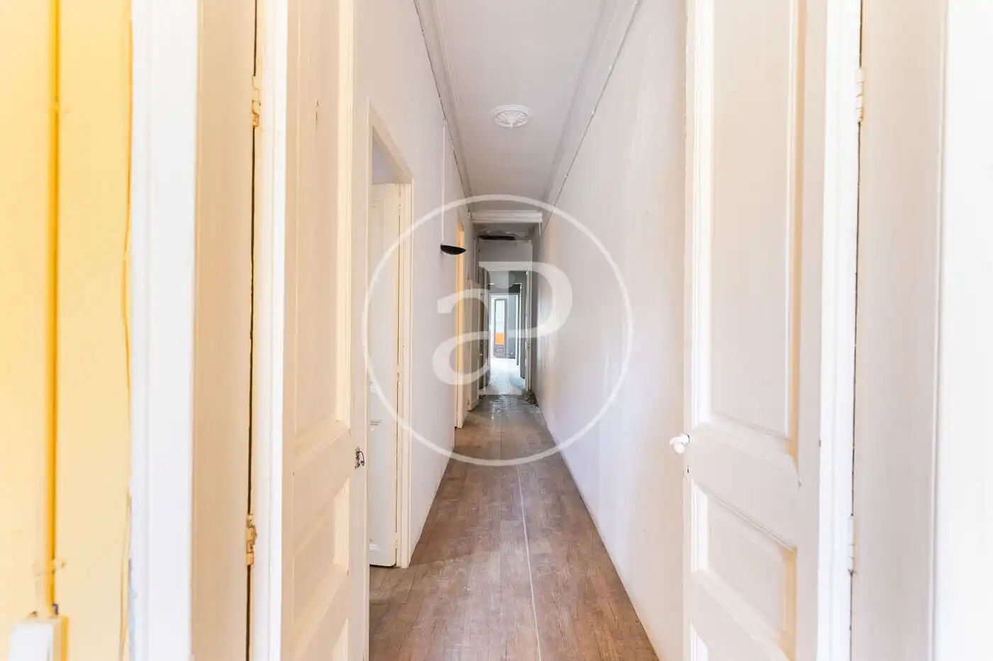 Piso en venta en Barcelona con Calefacción y Balcón