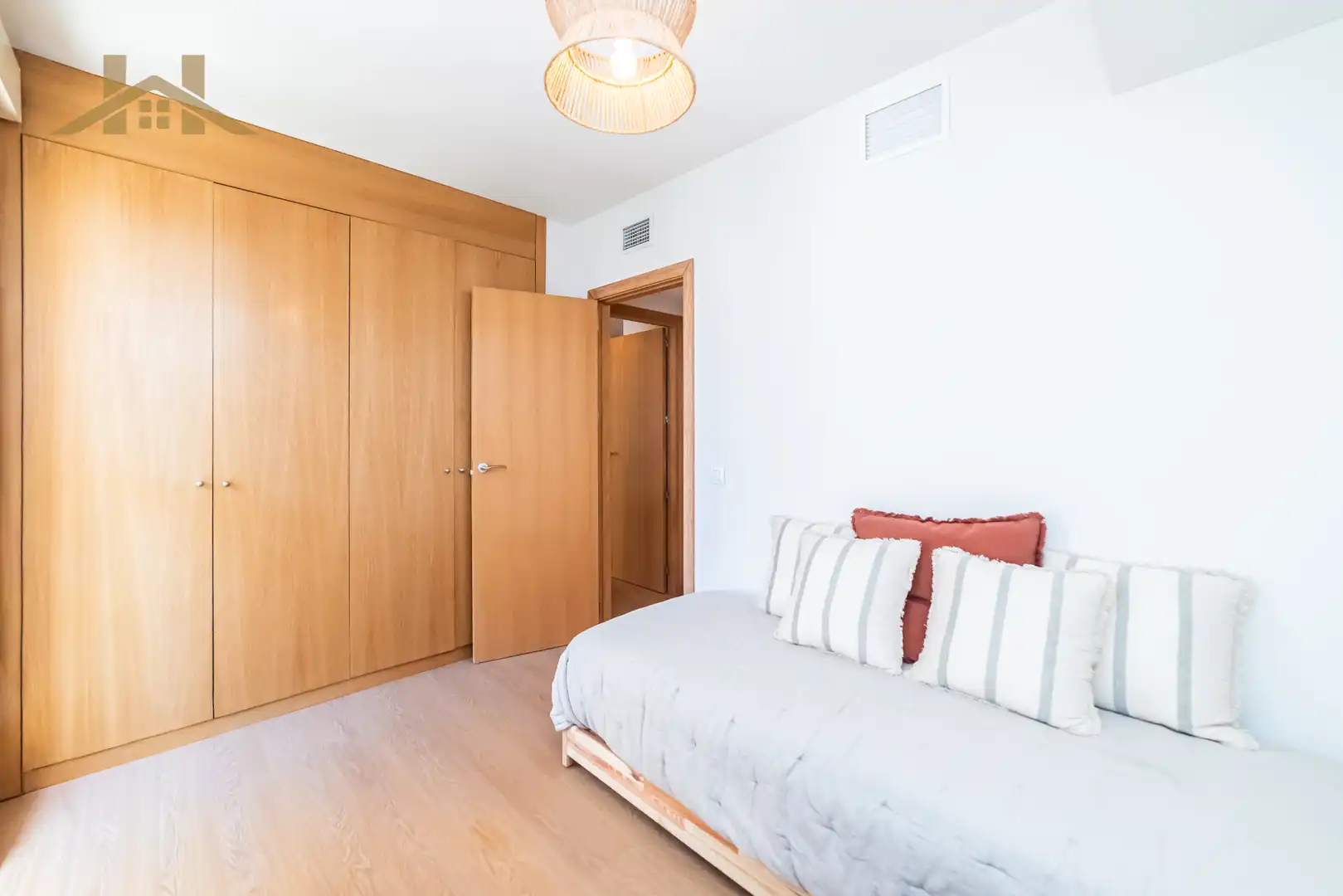 Habitación de Piso en venta en Madrid con Calefacción, Terraza y Trastero