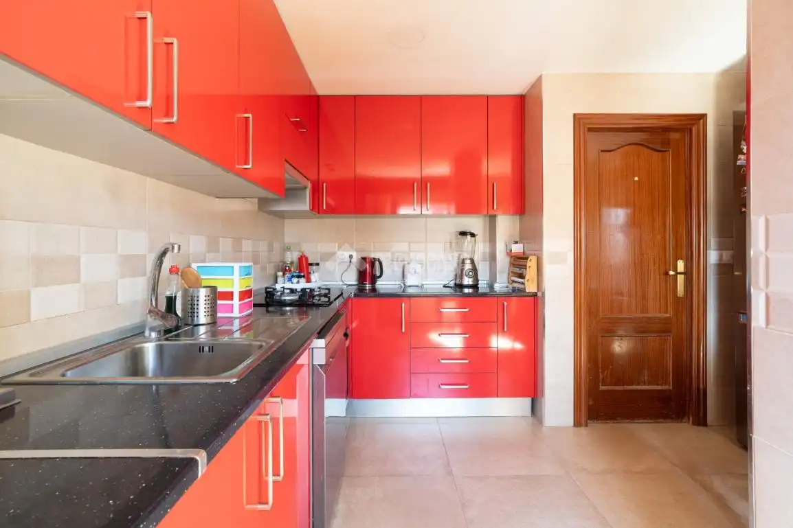 Kitchen of Flat for sale in Granada  with Air Conditioner, Heating and Terrace