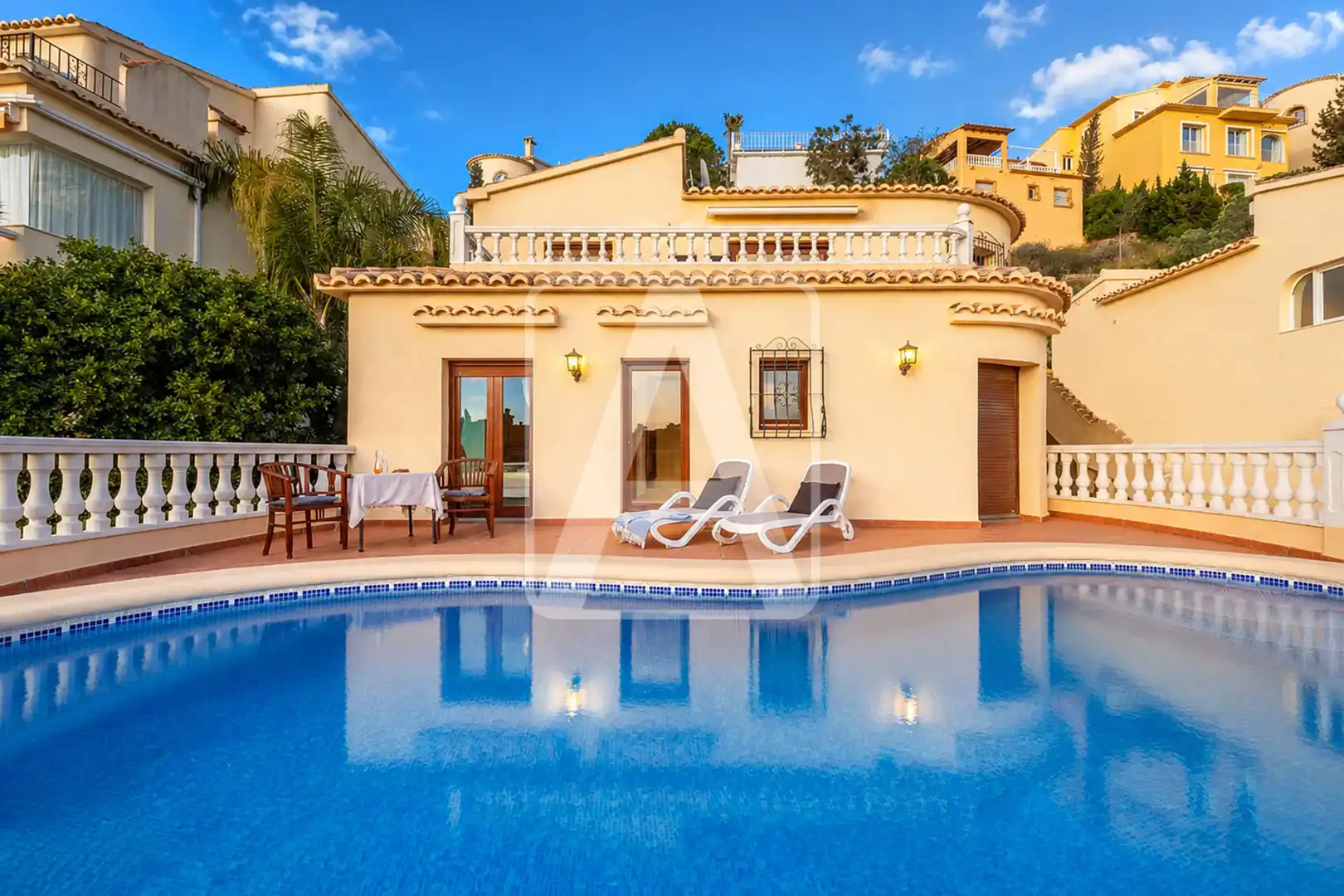 Villa mit Pool zum Verkauf in Cumbre del Sol