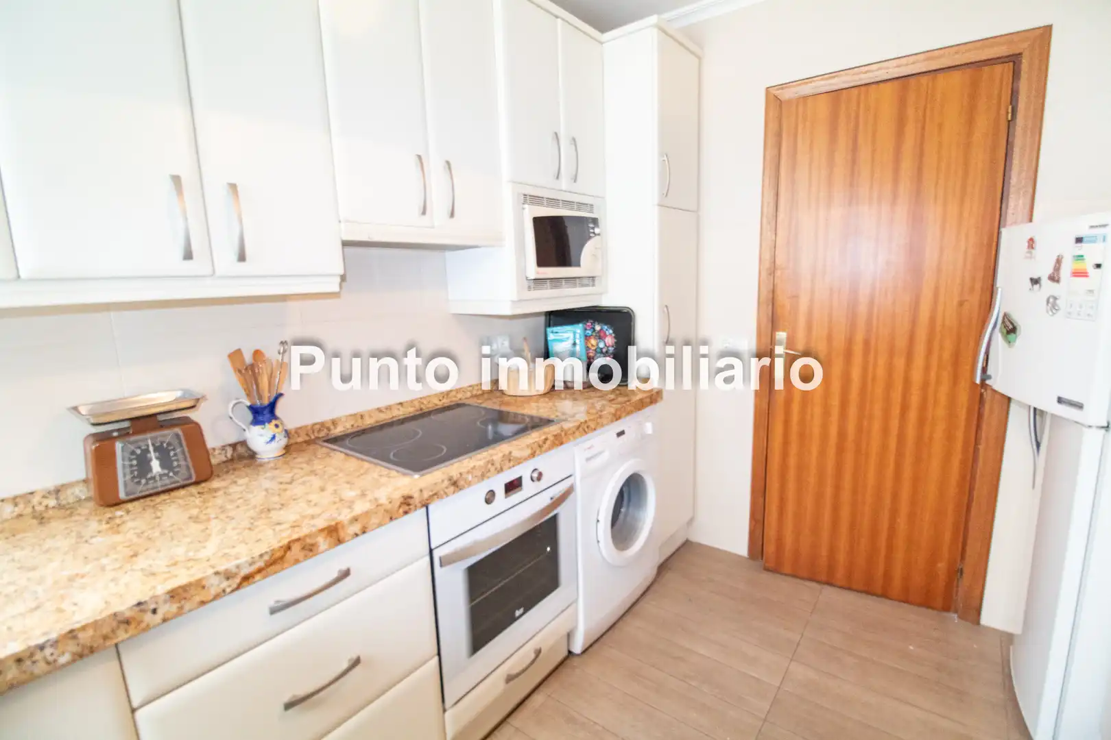 Cuina de Pis en venda en Valladolid amb Calefacció, Parquet i Terrassa
