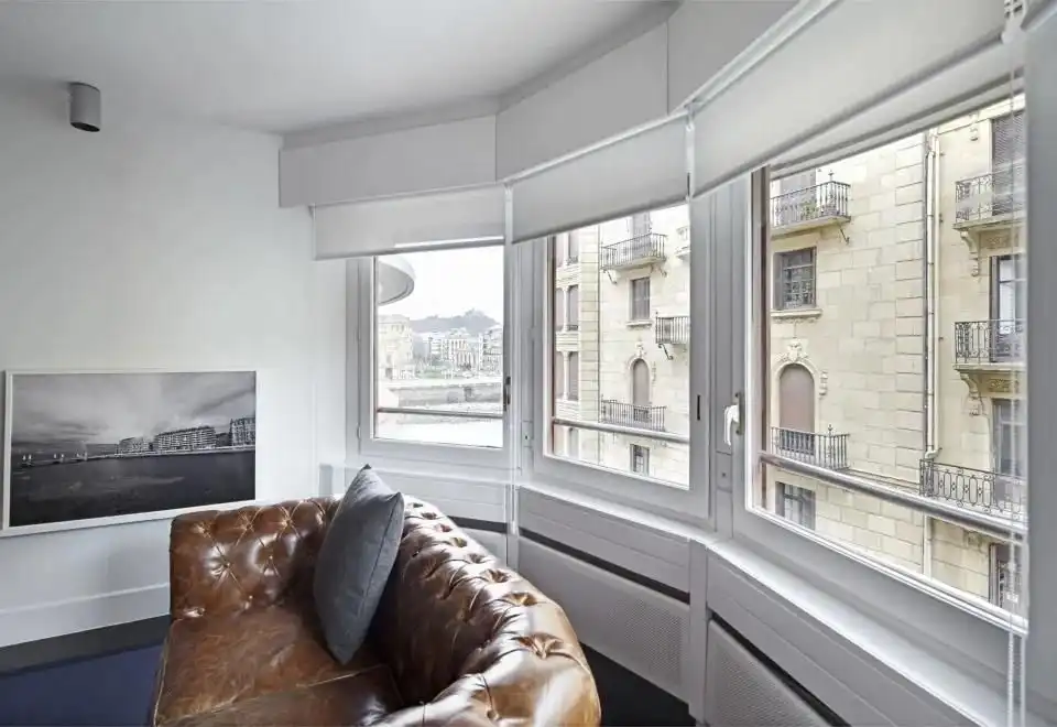 Living room of Flat for rent in Donostia - San Sebastián   with Heating, Furnished and Washing machine