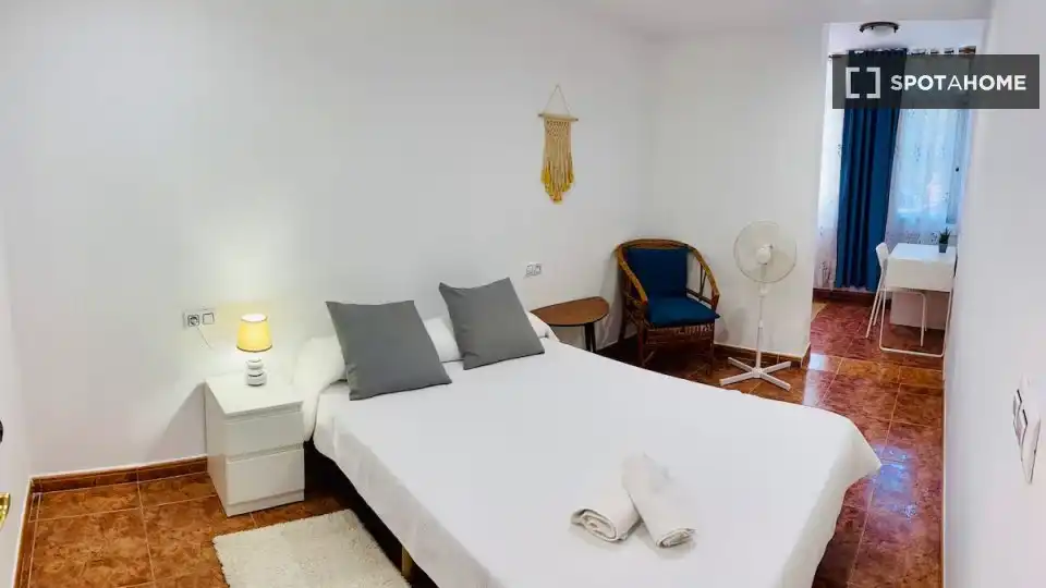 Bedroom of Flat for rent in Valencia  with Air Conditioner, Heating and Furnished
