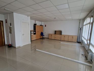 Oficina en venda a Moises de Leon 46