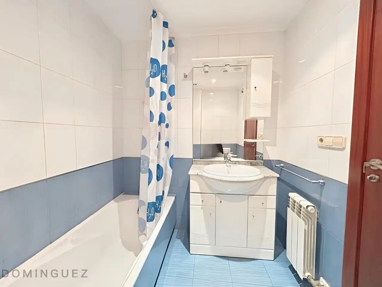 Baño de Estudio en venta en Vigo  con Calefacción y Amueblado