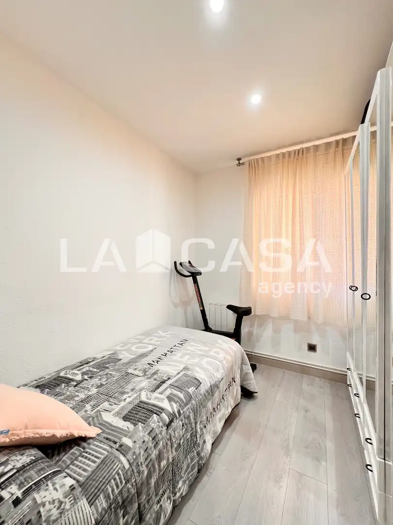 Piso en venta en Badalona con Calefacción, Terraza y Trastero