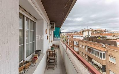 Vista exterior de Apartament en venda en L'Hospitalet de Llobregat amb Aire condicionat, Calefacció i Parquet