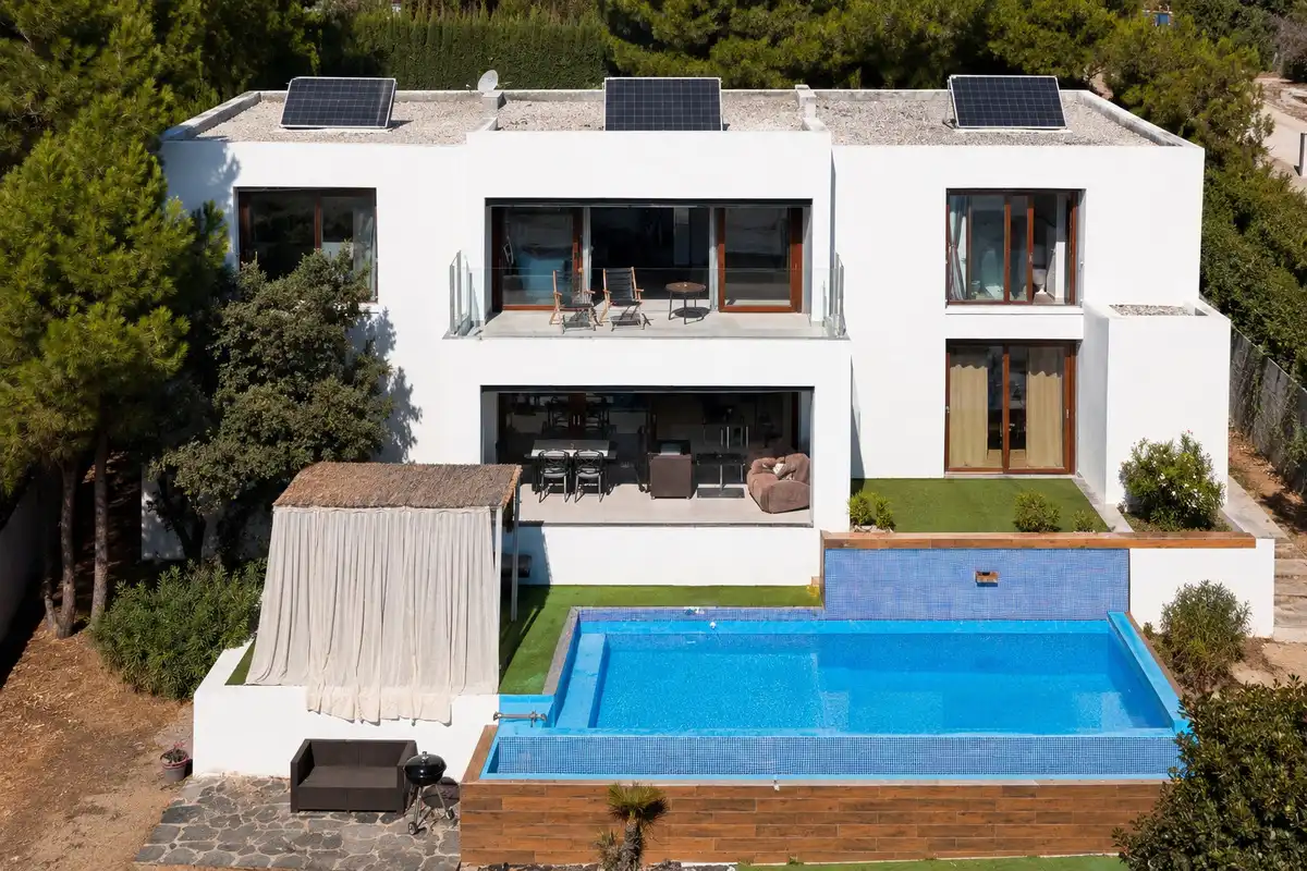 Detached house with terrace for sale in Calle Castillo de Berlanga