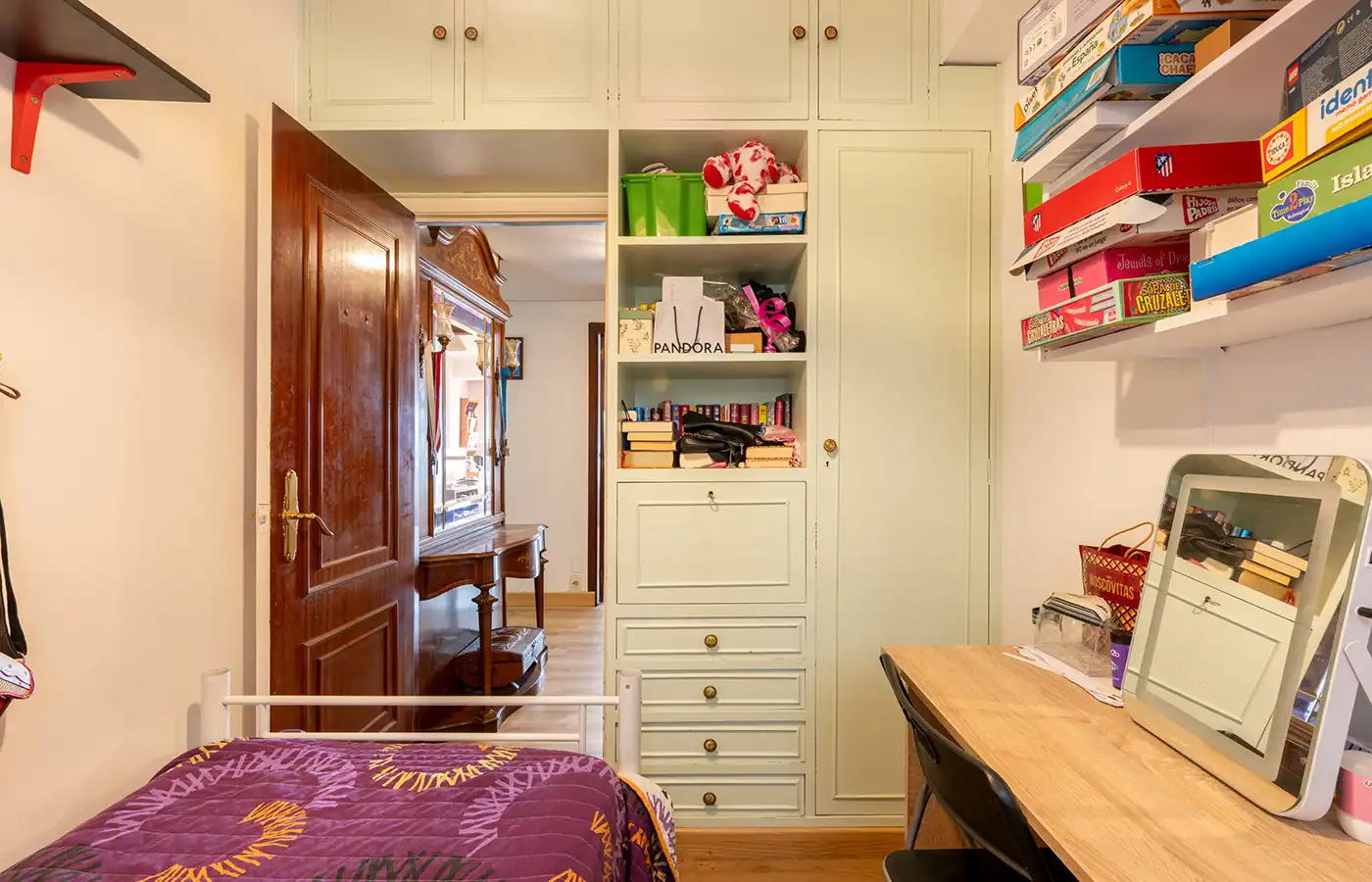 Schlafzimmer von Wohnung zum Verkauf in A Coruña Capital  mit Parkett, Möbliert und Ofen