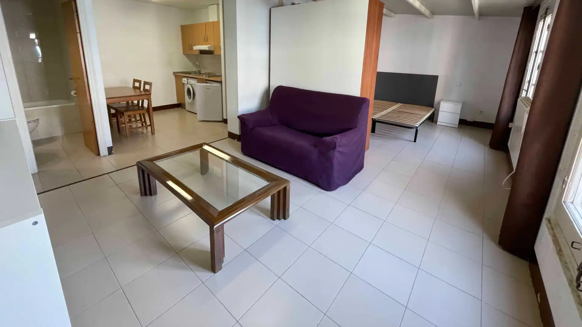 Apartamento de alquiler en  Zaragoza Capital con Calefacción, Amueblado y Lavadora