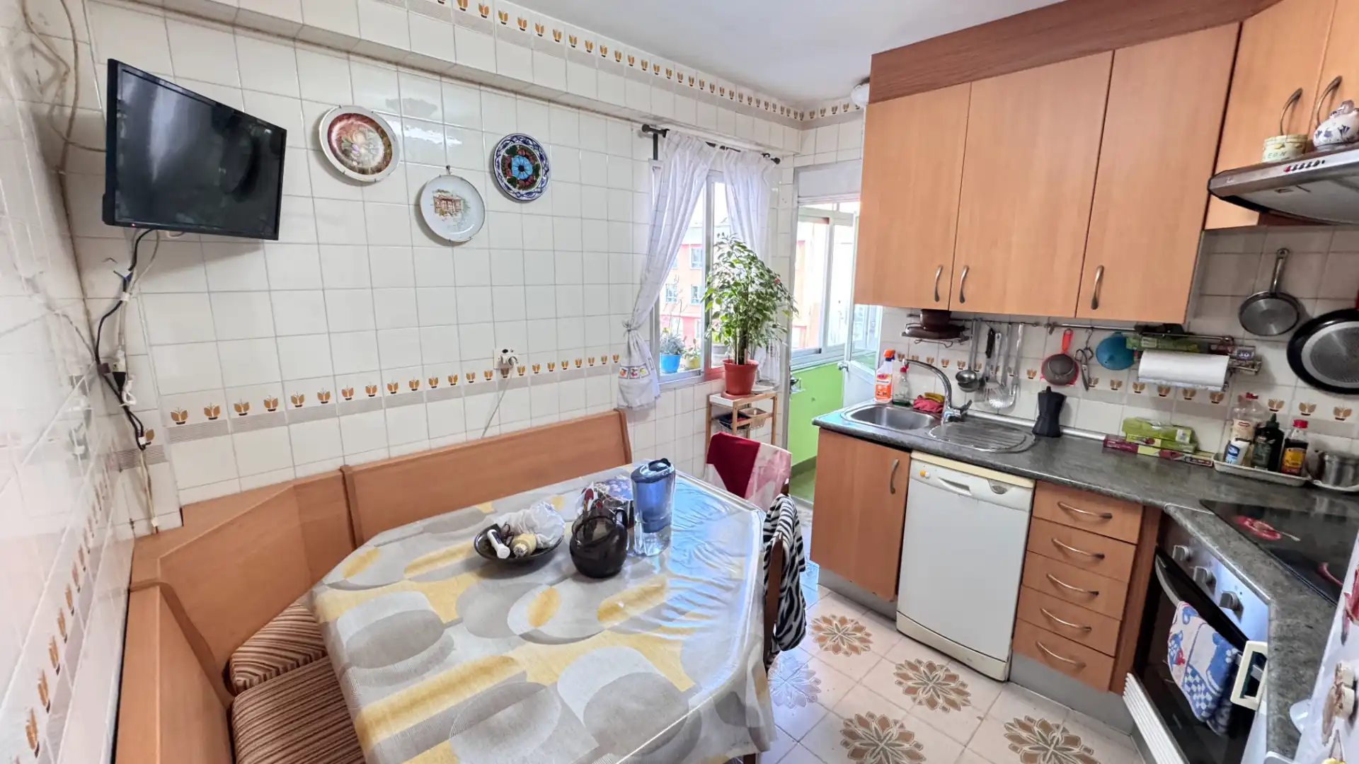 Cocina de Piso en venta en Arteixo con Parquet, Horno y Lavadora