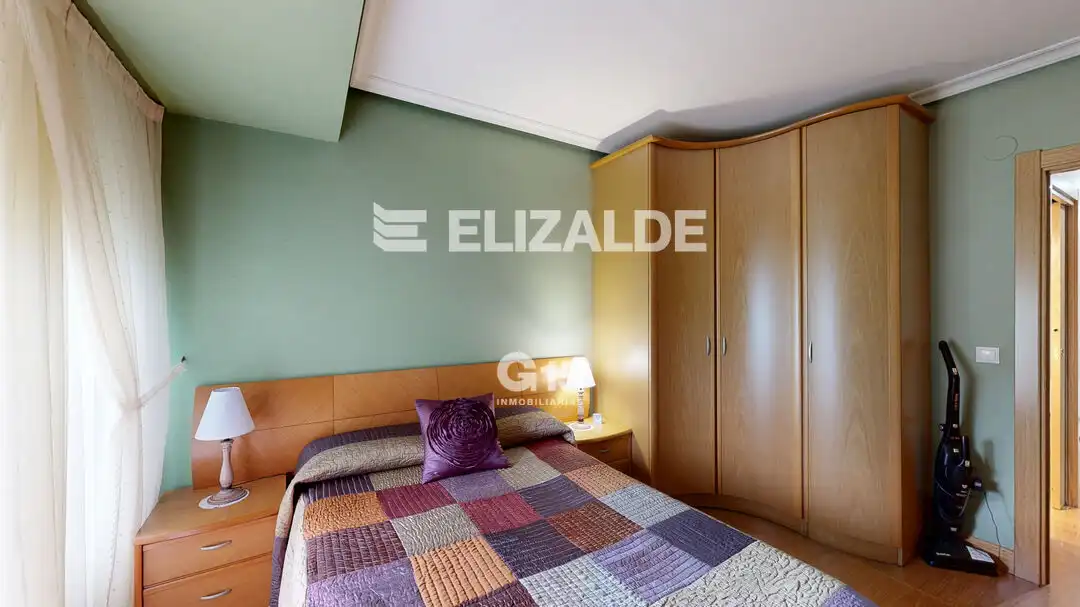 Habitación de Piso en venta en Donostia - San Sebastián  con Calefacción, Trastero y Balcón