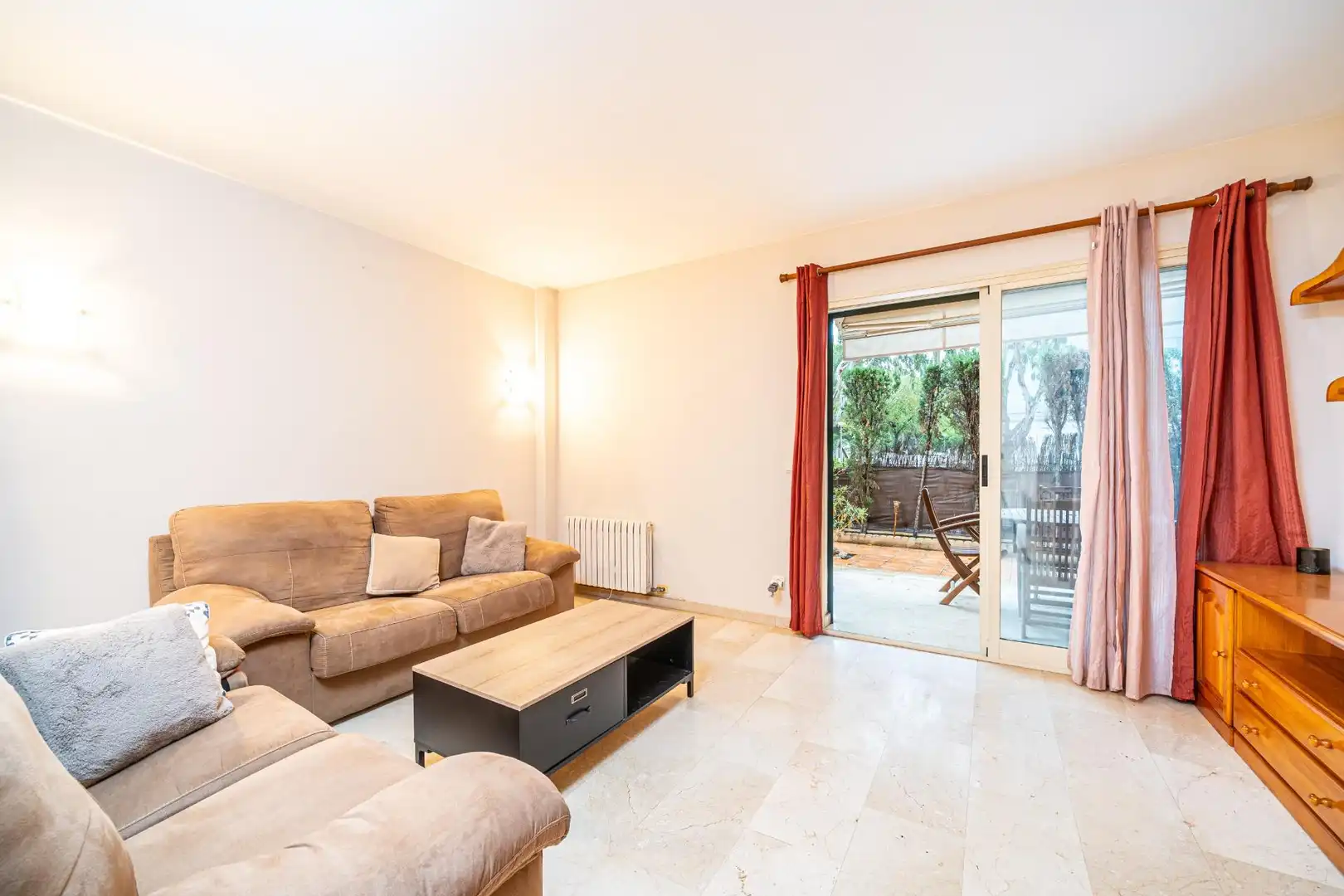 Ground floor with lift for sale in Carrer de l'Illa de Rodes, imagen 7