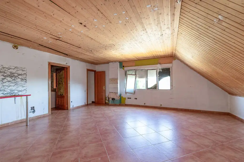 Casa aparellada amb piscina en venda a C/ Veguilla, imagen 22