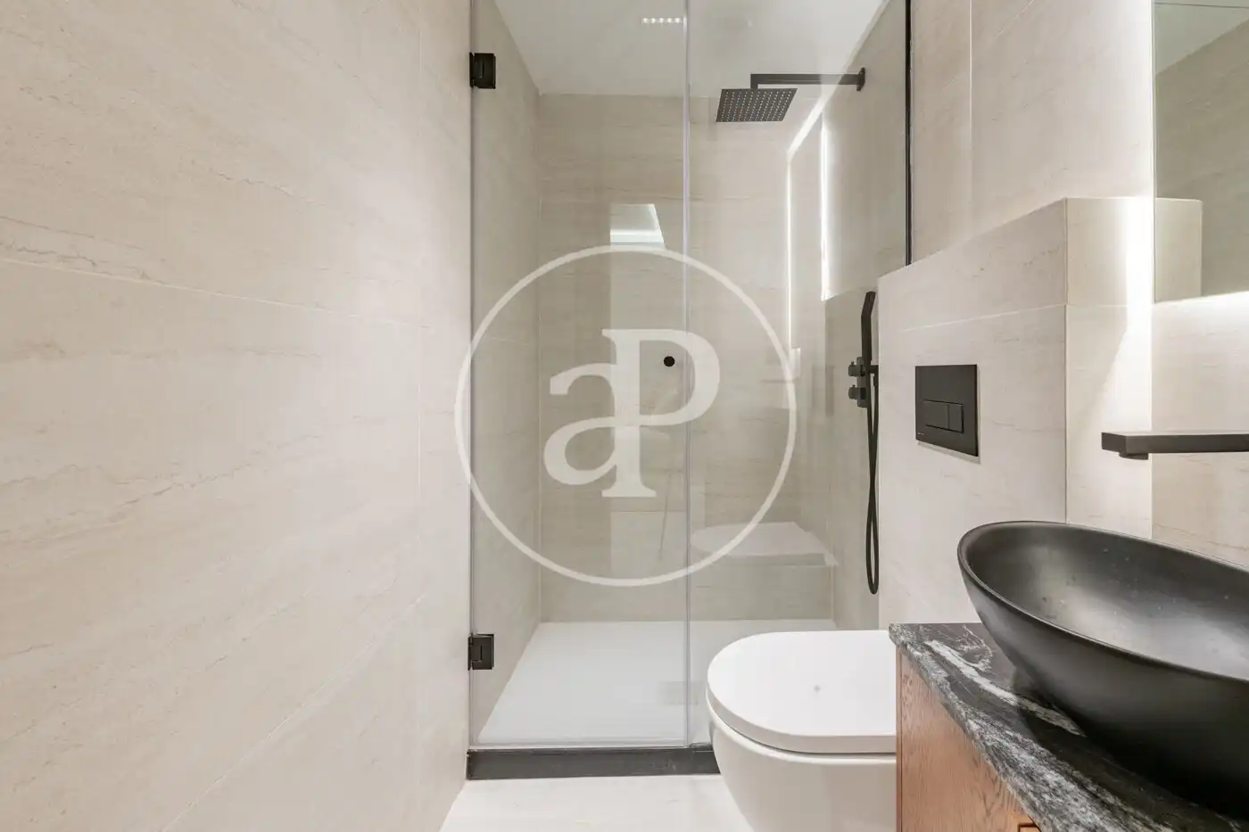 Baño de Piso en venta en Madrid con Aire acondicionado, Calefacción y Amueblado