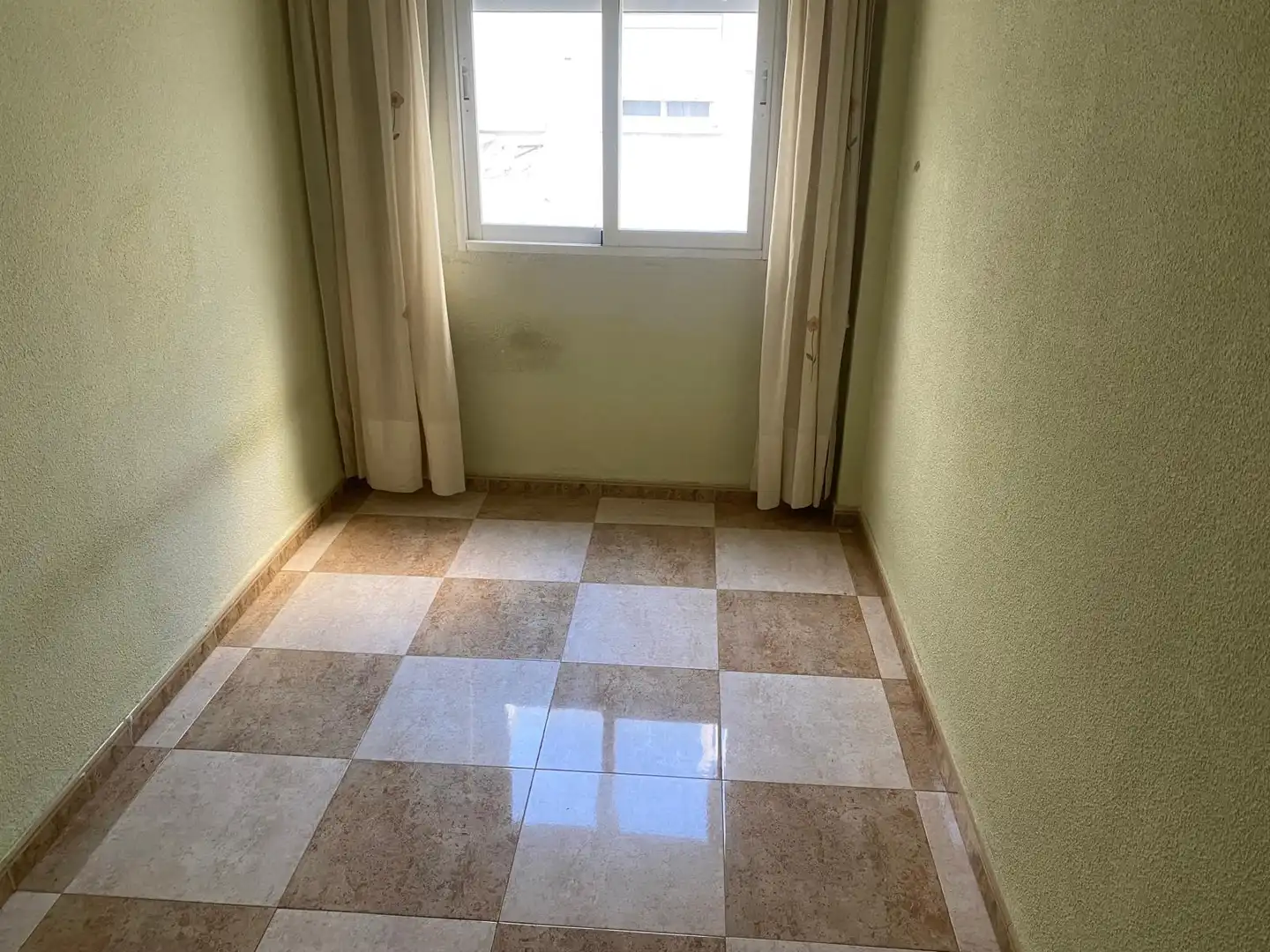 Dormitori de Pis en venda en Ciudad Real amb Aire condicionat i Terrassa