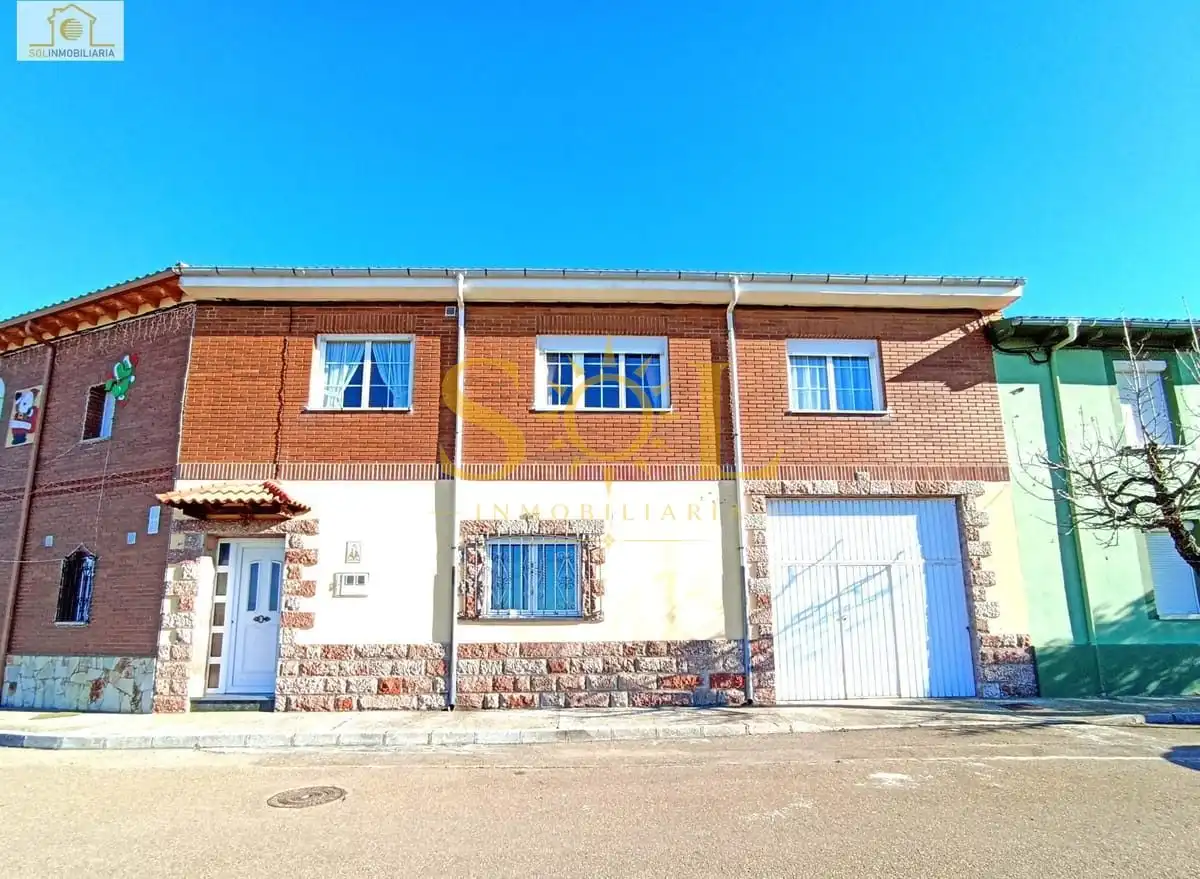 Vista exterior de Casa o chalet en venta en Villanueva de las Manzanas con Calefacción, Jardín privado y Parquet