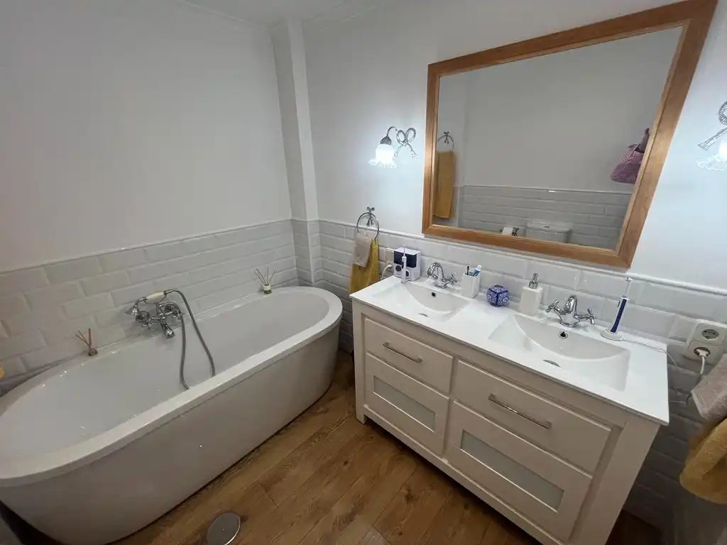 Badezimmer von Wohnung zum Verkauf in Albacete mit Klimaanlage, Heizung und Parkett