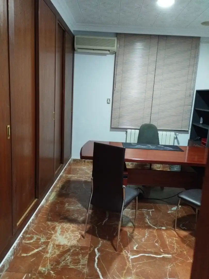 Oficina de alquiler en Vilafant