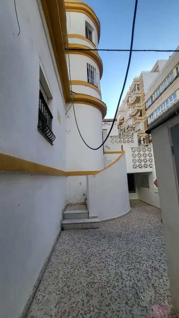 Vista exterior de Edificio en venta en Cádiz