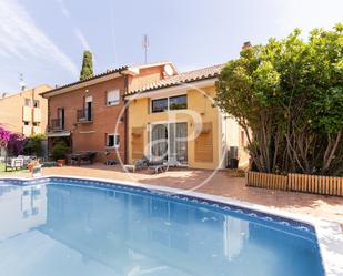 Exterior view of House or chalet for sale in Cerdanyola del Vallès  with Air Conditioner, Heating and Private garden