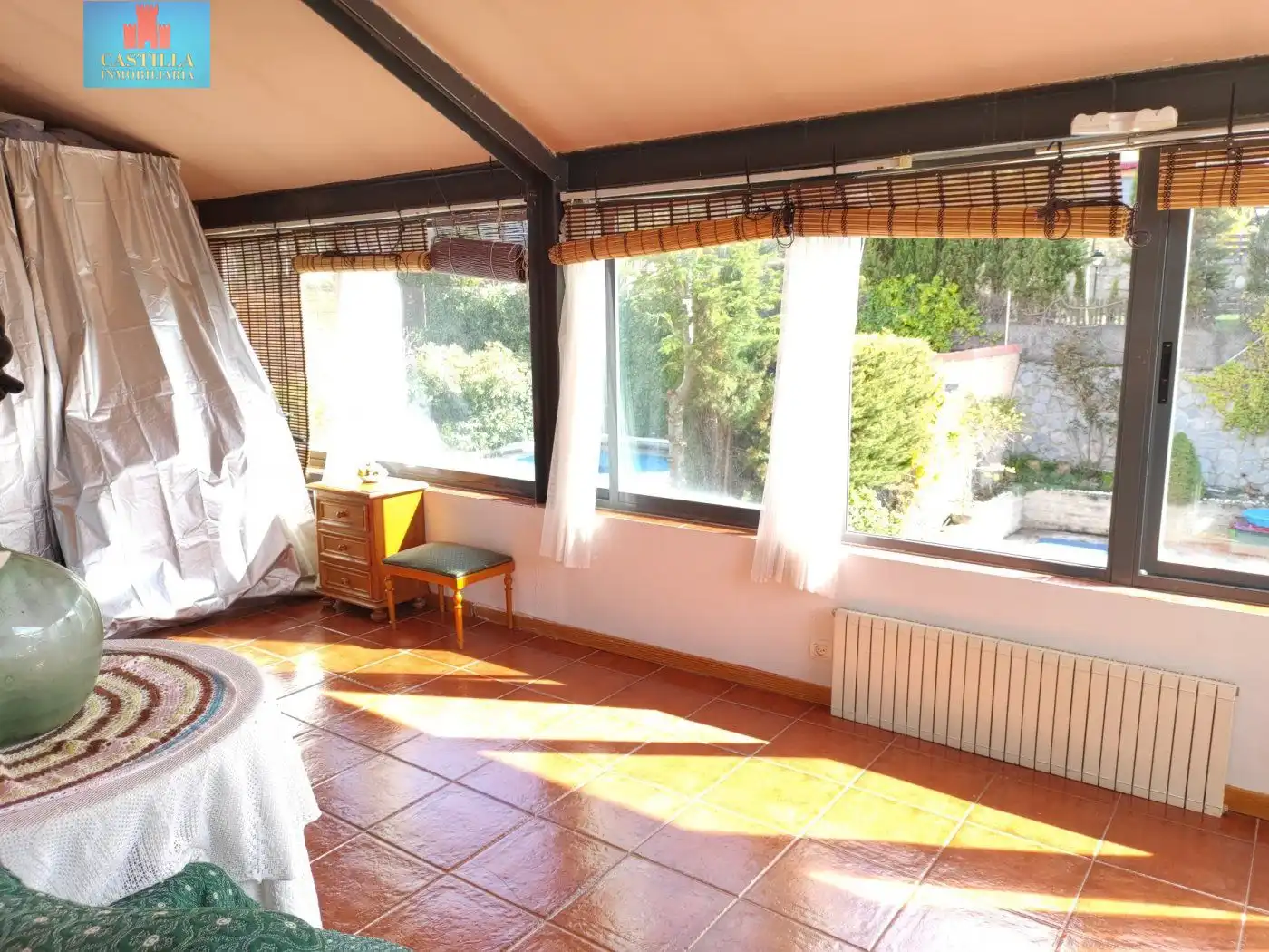 Habitación de Casa adosada en venta en Ávila con Calefacción, Jardín privado y Terraza