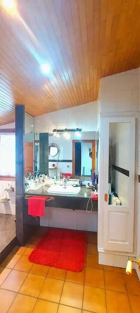 Bany de Casa o xalet en venda en La Seu d'Urgell amb Calefacció