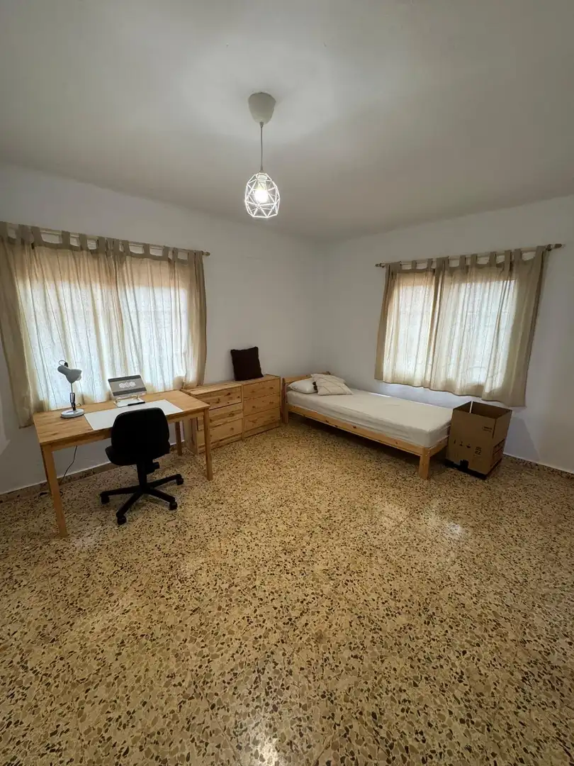 Habitación de Casa o chalet en venta en Torrent con Aire acondicionado, Jardín privado y Terraza