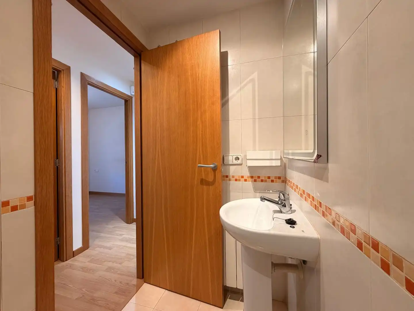 Baño de Piso en venta en Girona con Calefacción