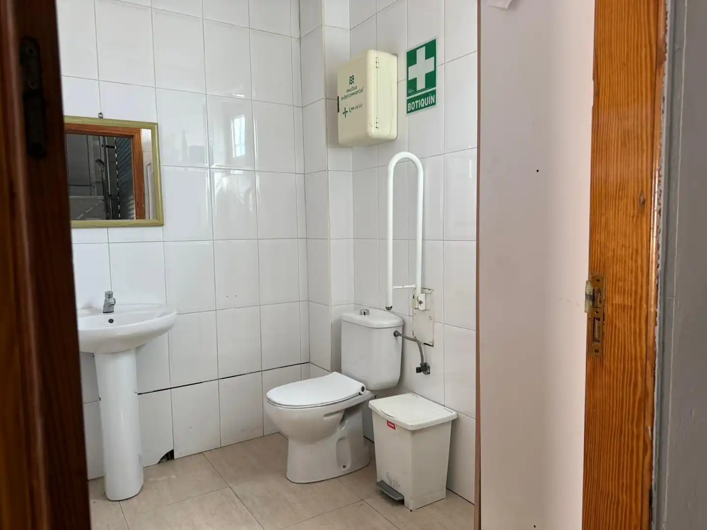Badezimmer von Fabrikhallen zur Miete in Murcia