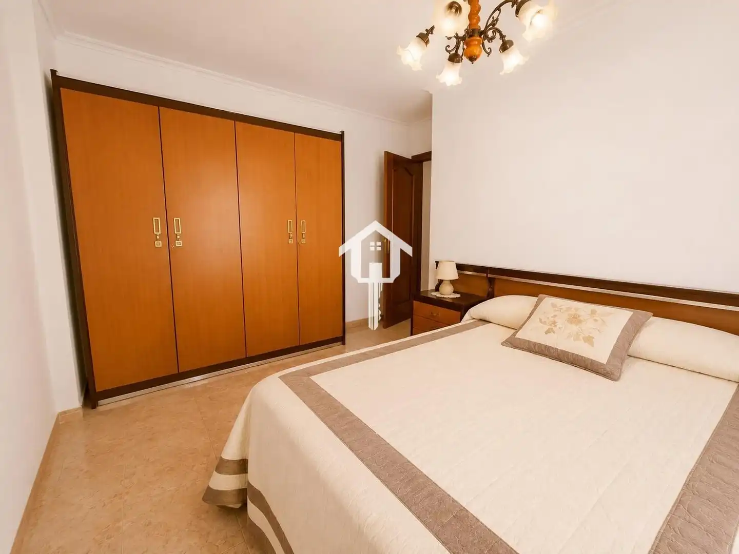 Habitación de Piso en venta en Alicante / Alacant con Aire acondicionado, Amueblado y Balcón
