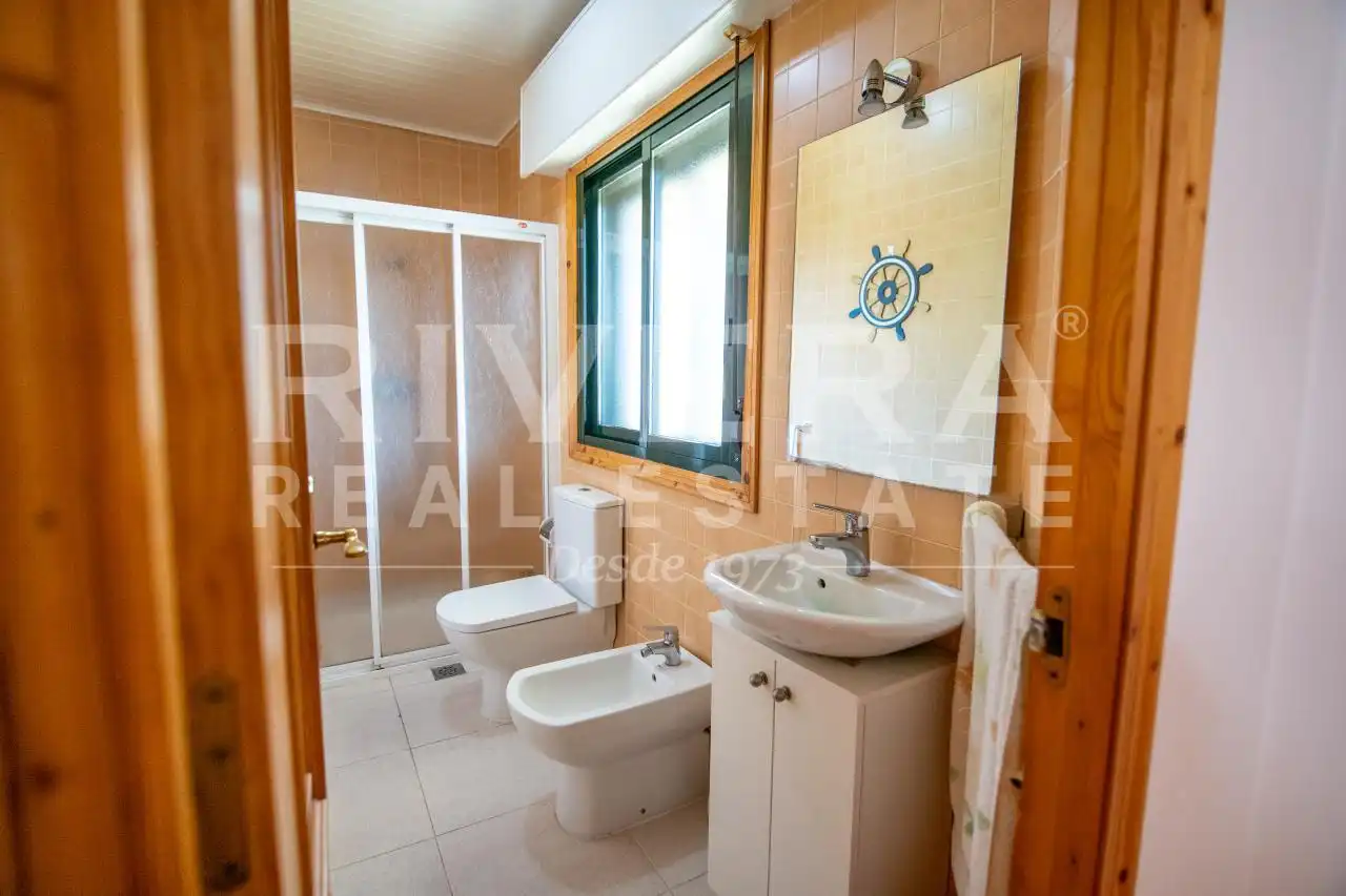 Bany de Casa o xalet en venda en Redondela amb Calefacció, Jardí privat i Terrassa