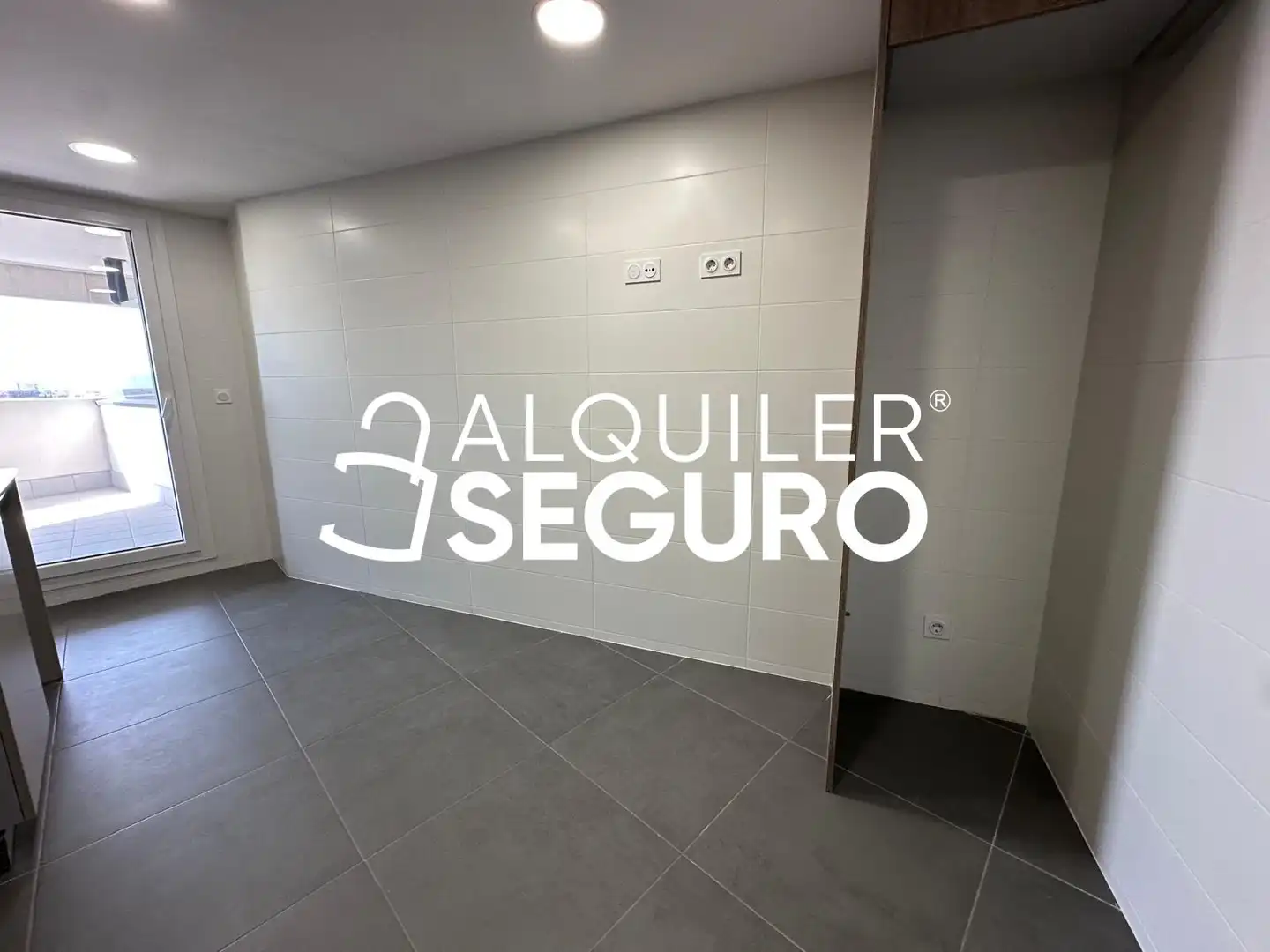 Piso de alquiler en Valencia con Aire acondicionado, Terraza y Trastero