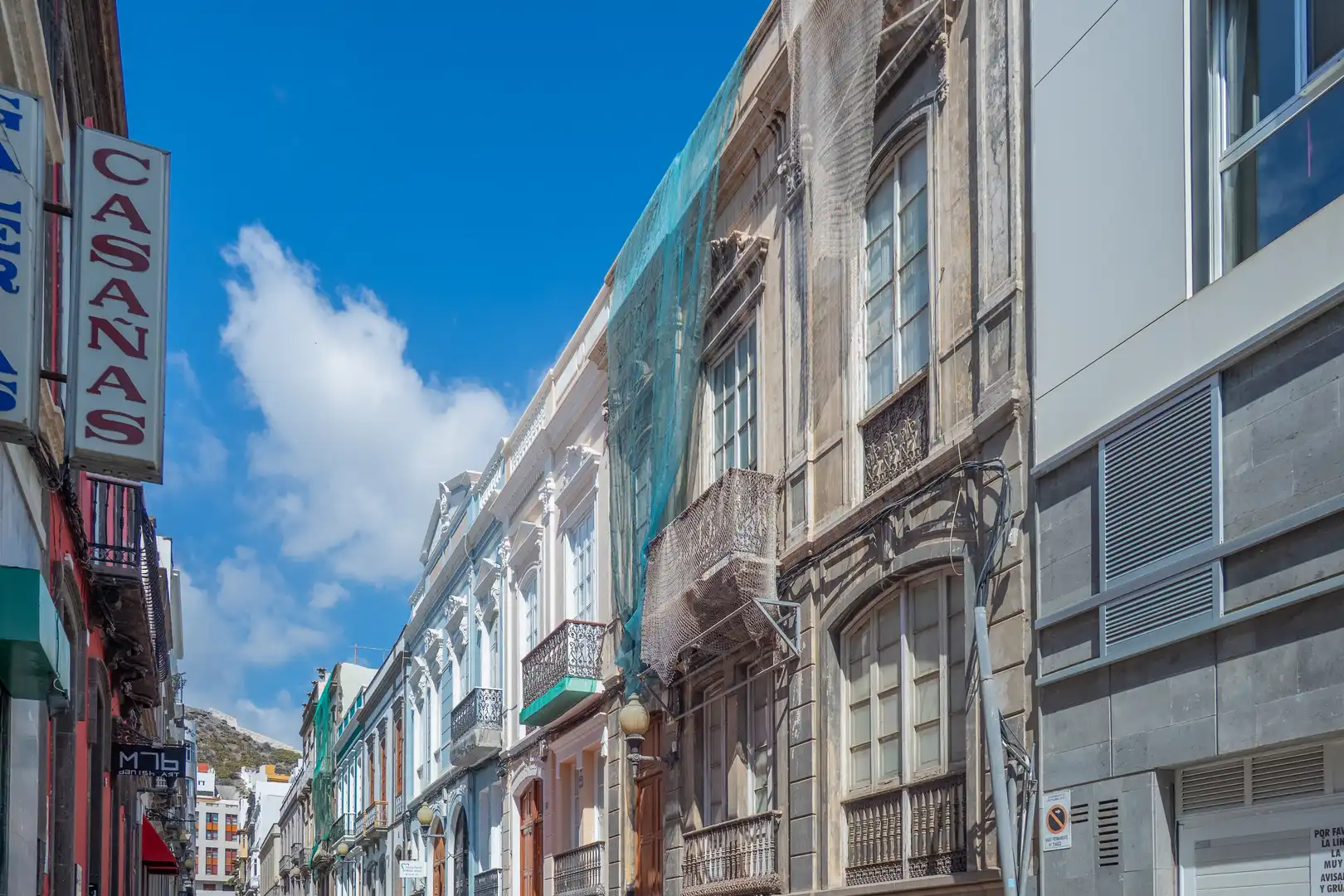 Vista exterior de Casa o xalet en venda en Las Palmas de Gran Canaria amb Traster i Balcó