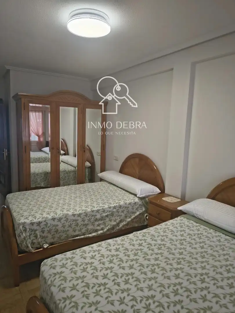 Schlafzimmer von Wohnung zum Verkauf in Cudillero mit Parkett, Terrasse und Möbliert